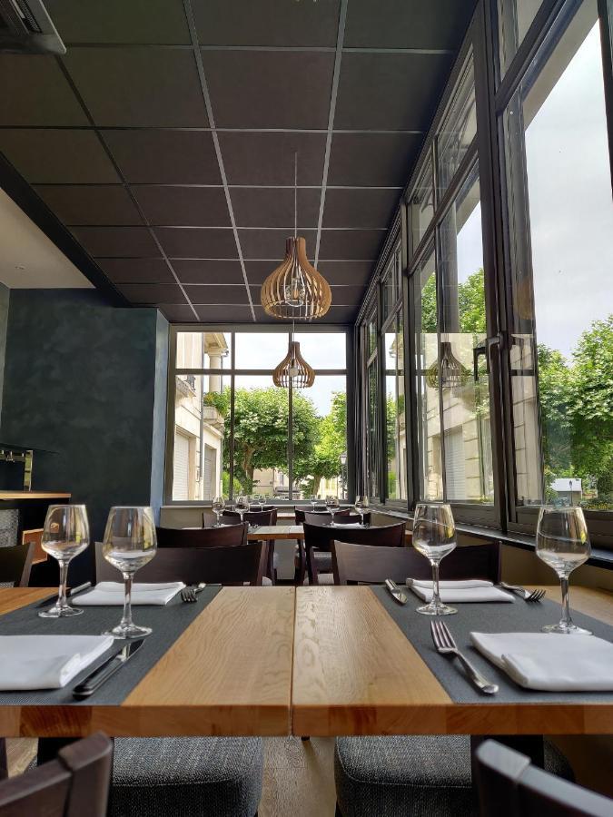 Logis Hotel Restaurant De France Saint-Geniez-dʼOlt Exterior foto